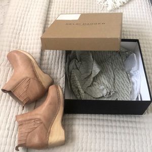 Clogs! Pale pink, NEW NEVER WORN